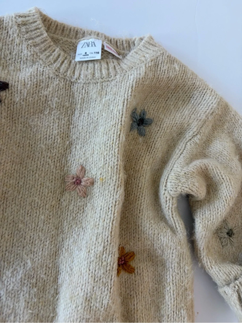 Zara Girls Beige Knit Pullover Sweater With Floral Embroidery Size 6 - READ